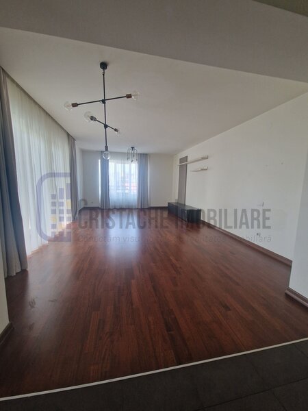 Trei camere, apartament decomandat, cu 2 bai (dus si cada), 110 mp, parcare